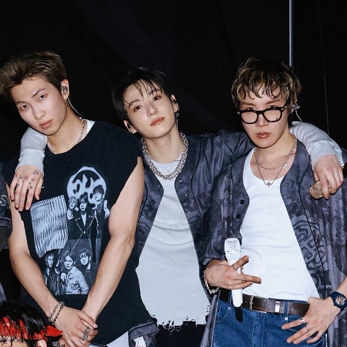 mnisoo ⋆ tweet media