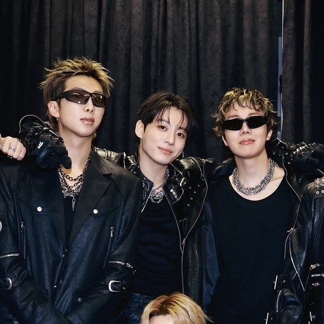 mnisoo ⋆ tweet media