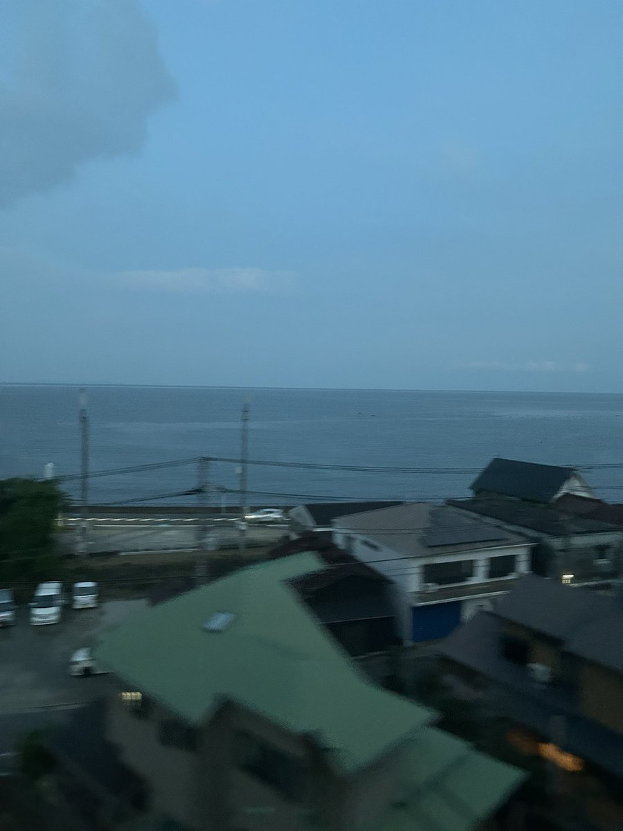 あとちょっとでゴールデンウィーク待ち遠しい！
これは早川？根府川駅らへんの海