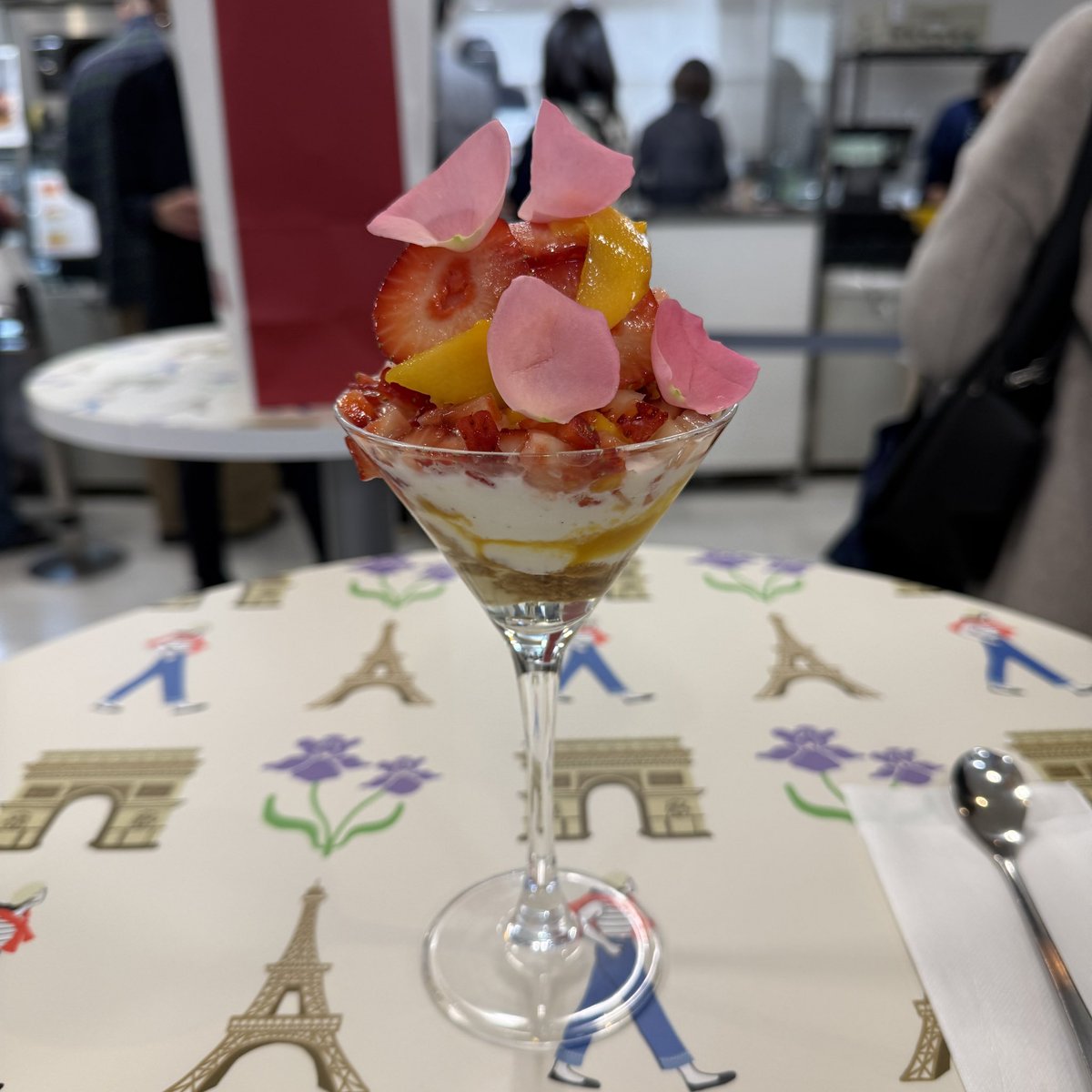 muck1981's tweet photo. 伊勢丹、フランス展。なんとか最終日に滑りこみ。 #フランス展 #伊勢丹 https://t.co/7C1jFwaRhU