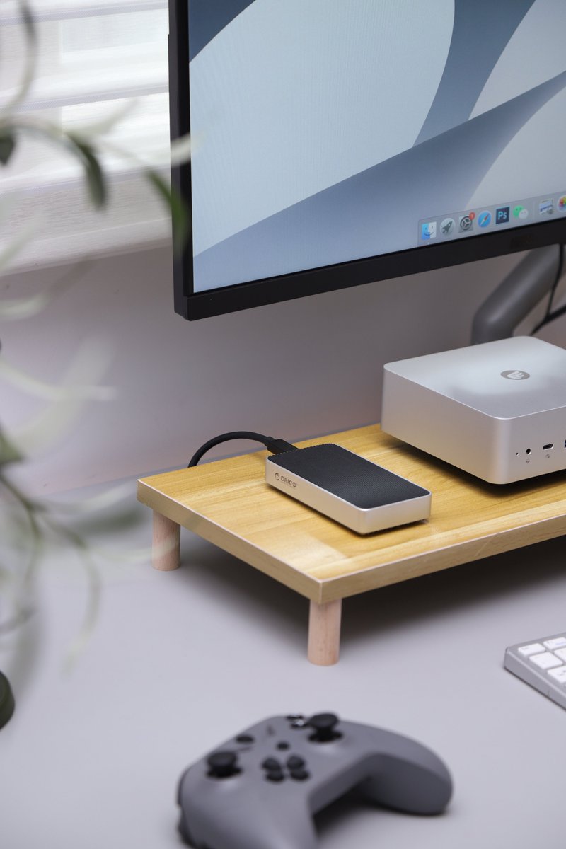oricotechs's tweet photo. Still waiting on files to transfer? 😅

Meanwhile, this  X50 80Gbps Thunderbolt 5 Compatible M.2 SSD Enclosure:
⚡ 80Gbps speed
❄️ stays cool
🤫 runs silent

Move like a pro. Not like it’s 2015.

#orico #oricox50 #tech #contentcreator https://t.co/SdiUyztoLy