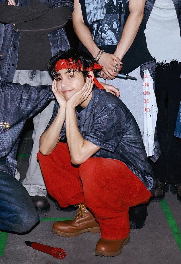 Taehyung Naver tweet media