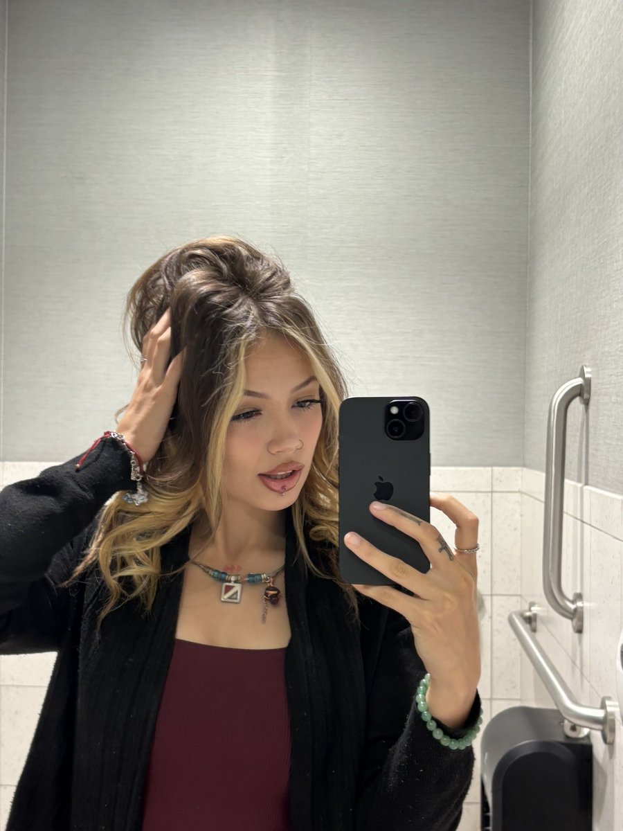 Princessvixxen tweet media