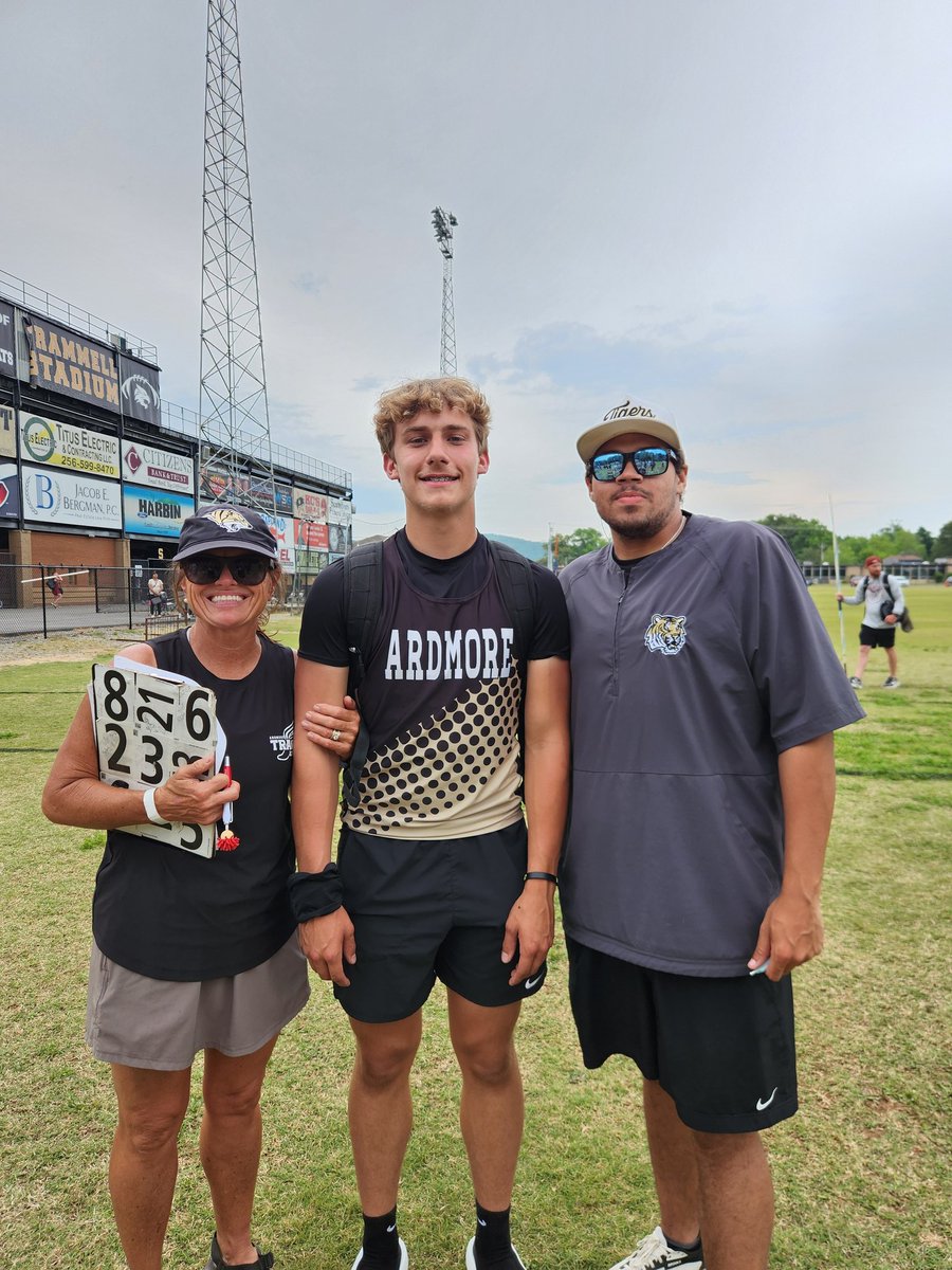Austin_Kanzler's tweet photo. Last Friday, during Sectionals (5A Section 4) in Scottsboro - I qualified for State! 
Threw 159-00 and won 3rd place.
New PR and School Record

State this weekend, let's go!
#Javelin
#trackandfield
@AL_Recruiting @ArdmoreTiger
@HallTechSports1 @UnLockYourGame_ @CoachRay_Aikens https://t.co/6ZscUwvlV0