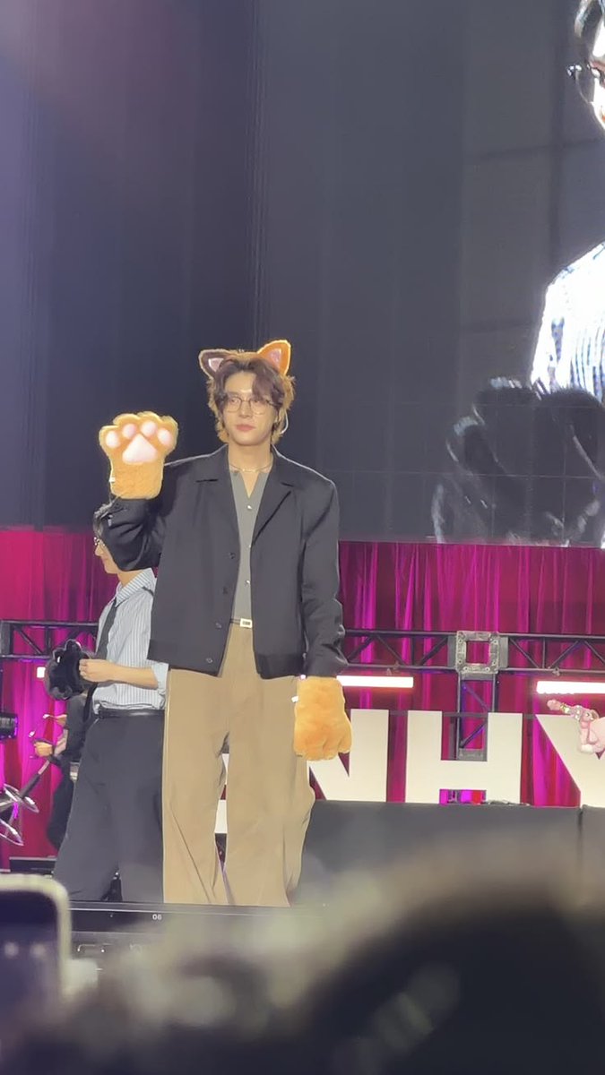 jaeyunsim22's tweet image. 🐶- #JAKE