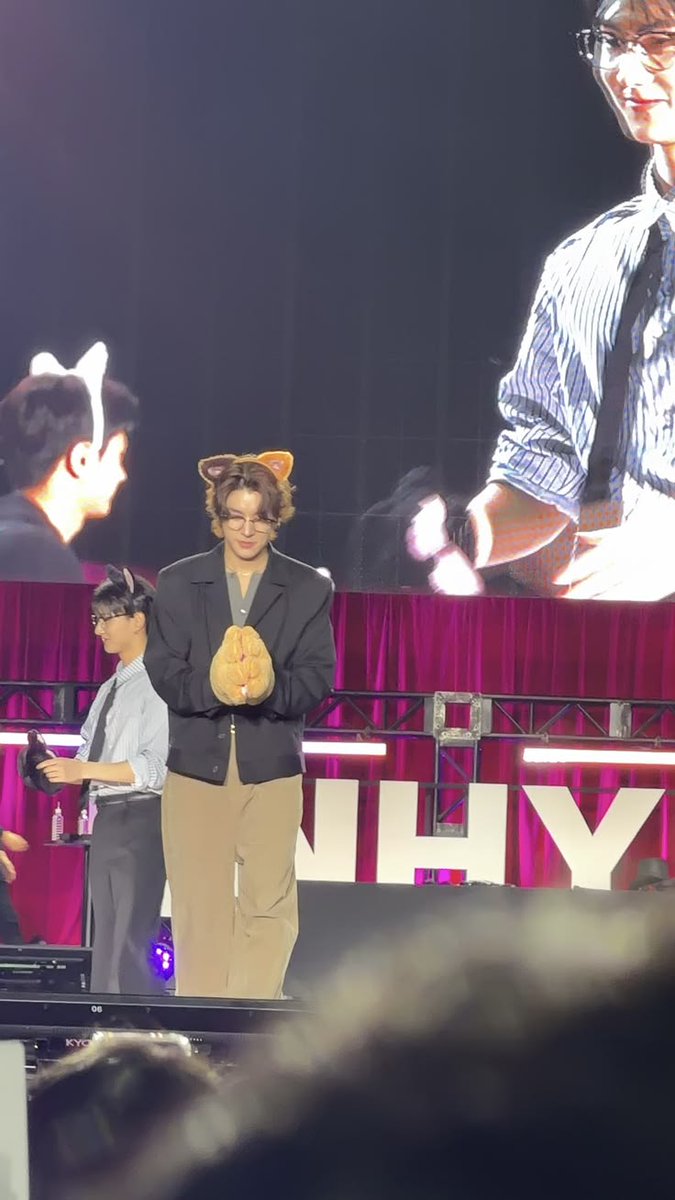 jaeyunsim22's tweet image. 🐶- #JAKE