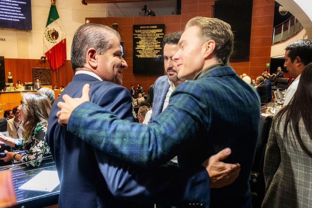 mrikelme's tweet photo. 🪖Autorizamos, para que la titular del Ejecutivo Federal permita la entrada de tropas extranjeras, a fin de que participen en el Ejercicio Multinacional Anfibio FÉNIX 2026 y compartan el adiestramiento en SOF 4 fortalecer la capacidad de las Fuerzas de Operaciones Especiales.3/3 https://t.co/szNB37Z0Jr
