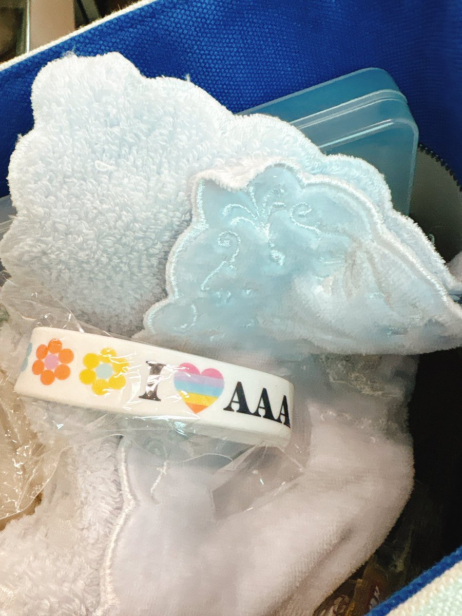 ayaaa_AAA446's tweet photo. @tanukichinoyabo 検索より失礼いたします。
シリコンリストバンドを所持しているのですが、20thのアクリルチャームと交換は可能でしょうか？
DMも送らせていただきましたので、ご確認お願いいたします🙇‍♀️ https://t.co/BpygtcQb2V