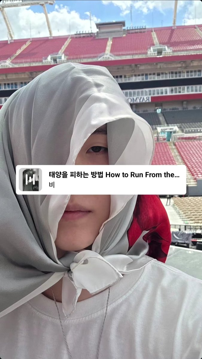 BTS__AGUSTD_'s tweet image. How to run from the sun

───  #SUGA