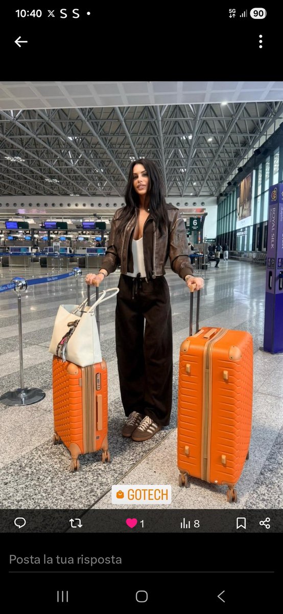 RobertaMazzini4's tweet image. Buongiorno alla mia ragazza con la valigia....#fiorde #Antonella