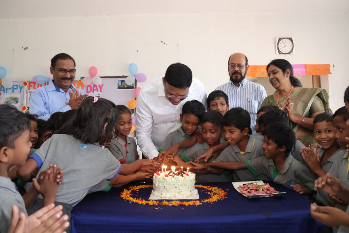 iamdmkrishna's tweet photo. Proud to have celebrated the 24th Foundation Day at Krishna Vikash Institute for Social Welfare, Bargarh today. As we enter our Silver Jubilee Year (2026-27), our mission to serve remains stronger than ever.
#krishnavikash #kvgi #mkf #welfareschool #krishnavikashfoundationday https://t.co/7qzoCJrRnc