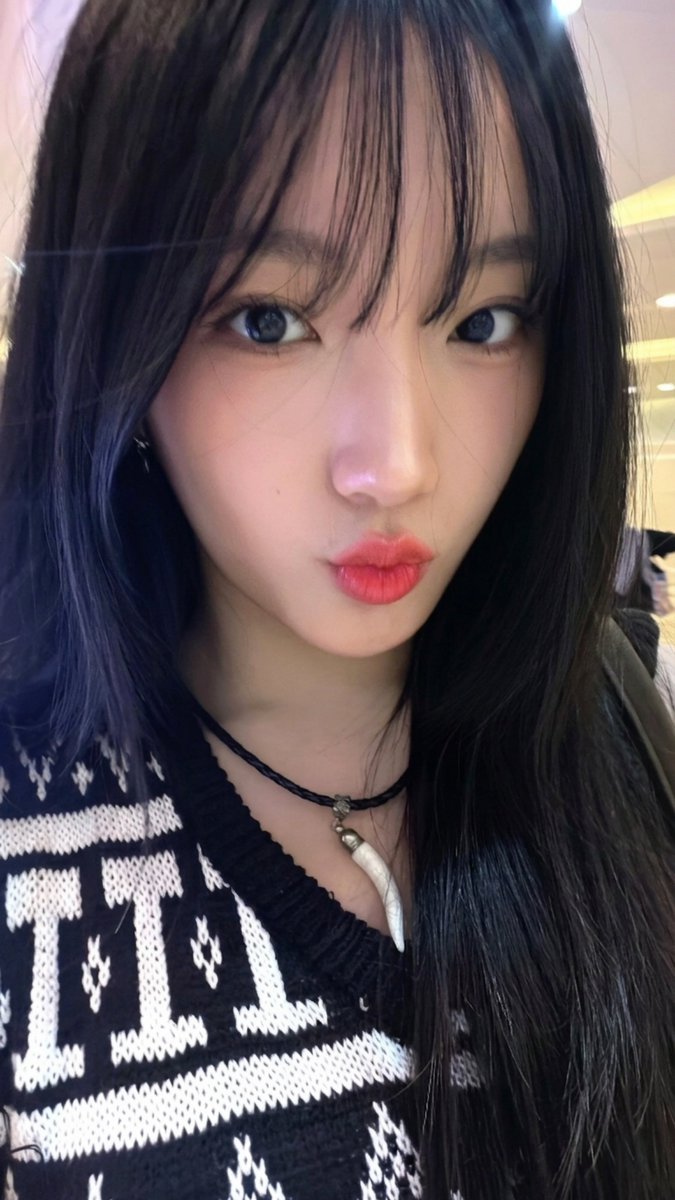Gadis manis poni tipis tipis <a href="/Delynn_JKT48/">Adeline Wijaya</a>