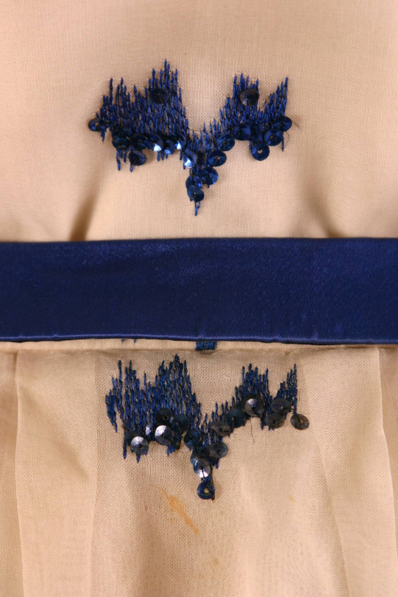 LaurenCDeutsch's tweet image. #Ootd is this 1964 Dior evening dress and stole worn by tastemaker Elizabeth Parke Firestone. She was a frequent customer of Dior and when not in Paris, she wrote to him from Ohio ordering various garments and requesting changes she wished to be made. #Fashionhistory