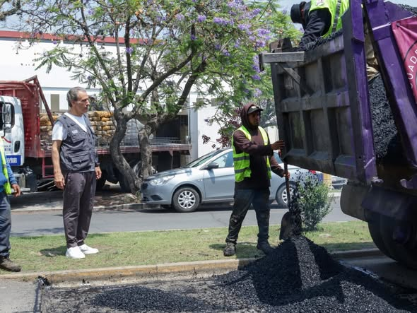 VisionUPP's tweet image. #VISION
Refuerza Pepe Chedraui acciones de bacheo para mejorar seguridad vial en la capital
Mas en VISION: periodicovision.com.mx/.../refuerza-p…
@pepechedrauimx