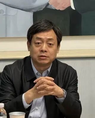 Centrodecharhar's tweet photo. 2026年4月19日下午，察哈尔读书会第58期在察哈尔学会北京适园公馆举办。本次读书会围绕中国人民大学国际关系学院教授、察哈尔学会高级研究员王义桅的著作《中国式现代化的天下担当：构建人类命运共同体》展开。#察哈尔读书会 #人类命运共同体 https://t.co/TvRgHIBa8l