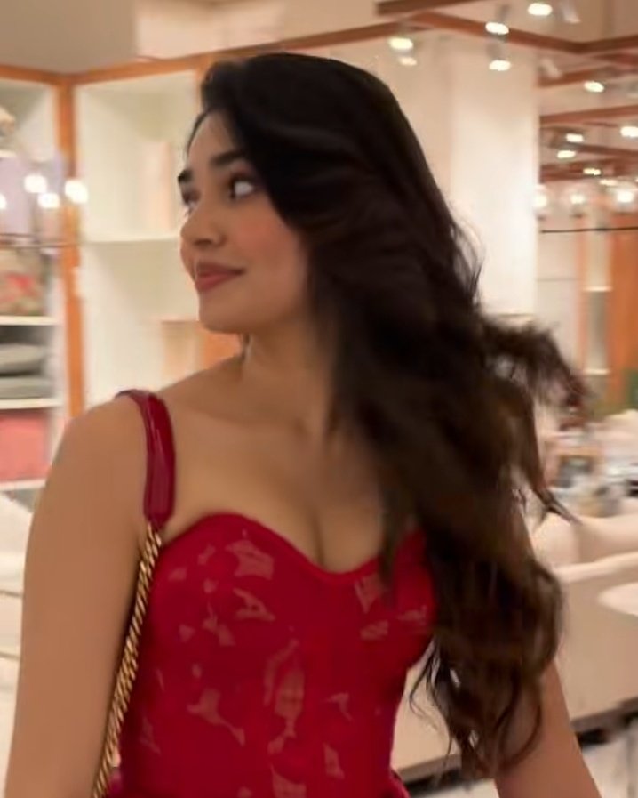 GetsCinema's tweet image. #KrithiShetty - LOOKS GORGEOUS IN RED OUTFIT - Next #Telugu Film Arriving From Her.