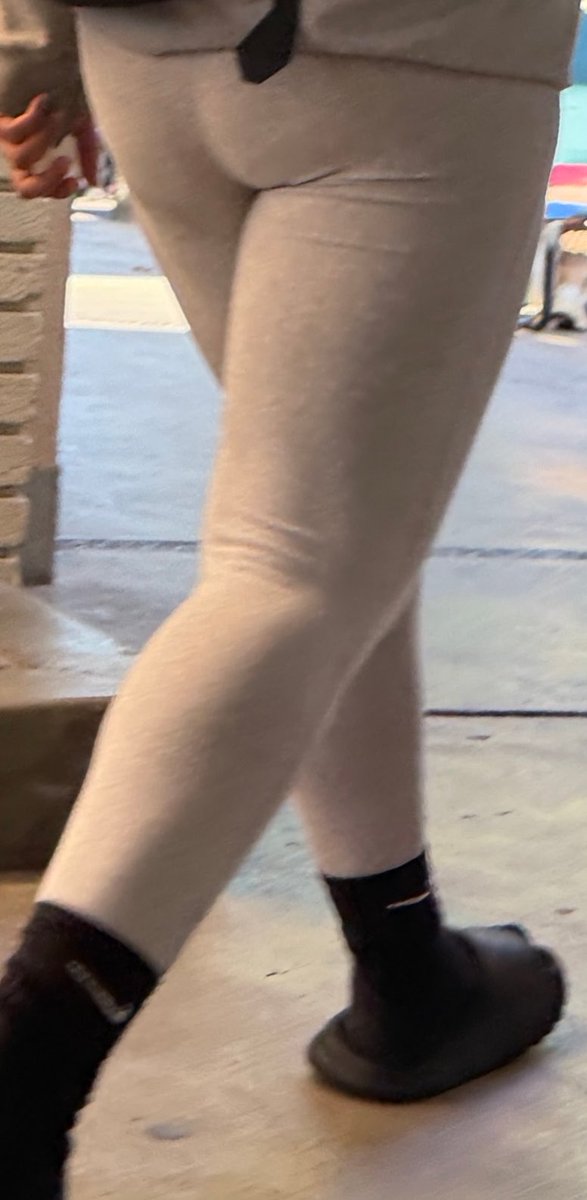 buser5682's tweet image. Big ass latina in leggings 🤤 
#ass #latina #leggings