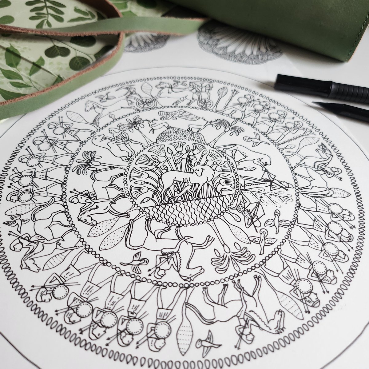 archillu's tweet image. Phoenician craft + Egyptian style = Etruscan luxury!🏺
In 630 BC, the ultimate status symbol wasn’t a car, but this silver patera from the Regolini-Galassi tomb.
Ancient globalization: Phoenician smithing, Egyptian motifs, Etruscan elite branding
#Archaeology #History #Luxury