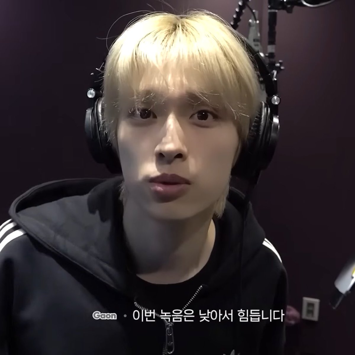 행복.. tweet media