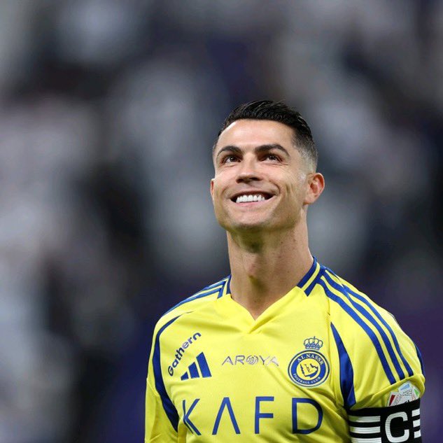 AveiroPrince_'s tweet photo. 5 Ballon d’Ors.
5 Champions Leagues.
960+ goals.
National hero.
Clubs legend.

Cristiano Ronaldo is more than stats. He’s a mentality. A movement. A legacy that redefined greatness.

Greatest of all Time 🐐 https://t.co/Y94Phh8Z6Y