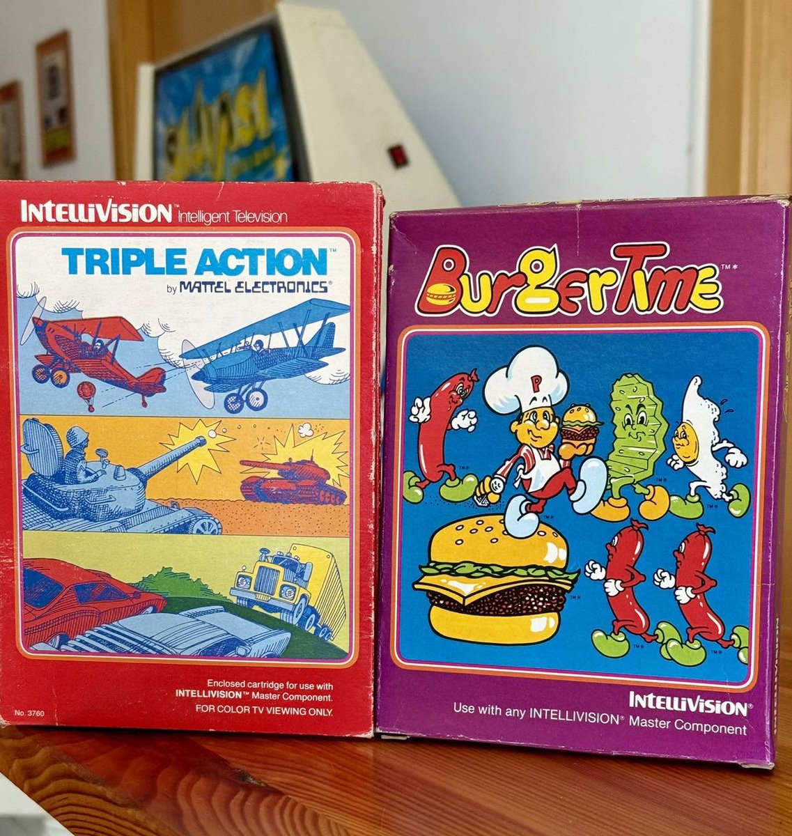 turk182es's tweet image. Ma rentrée du jour pour ma Intellivision.
Content d’avoir trouvé ce Burger Time en version complète 
Bonne journée !
#Retroblog #Retro #Retrogaming #Retrogames #retrogamers #RetroComputer #Oldies #Vintage #8Bits #Jeuxvideo #Videogames #INTELLIVISION #Console