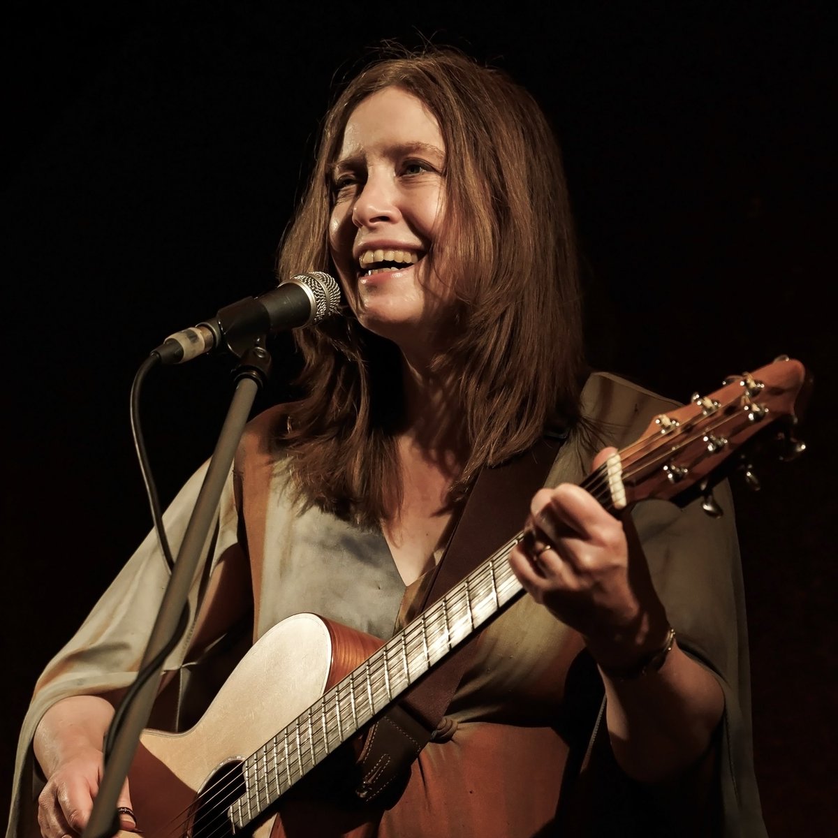 sarahmcquaid's tweet image. Thanks so much to #photographer #RonMilsom for these lovely images from last Friday’s #RuralTouringUK #ArtsAlive show at #LintonVillageHall! Looking forward to playing #SkiptonTownHall #Skipton #NorthYorkshire TOMORROW (Thurs), #HelmsleyArtsCentre #Helmsley Fri, -&amp;gt;