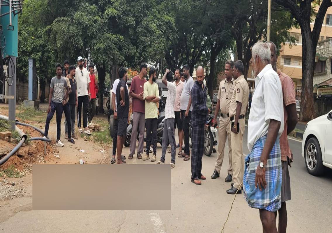 Newskarnataka's tweet image. ಅನಾಥ ಶವ ಪತ್ತೆ, ಮಧ್ಯಪಾನ ಸೇವಿಸಿ ಮೃತಪಟ್ಟಿರುವ ಶಂಕೆ!

#newskarnataka #ಅನಾಥಶವ #ಮೈಸೂರಿ

kannada.newskarnataka.com/karnataka/mysu…