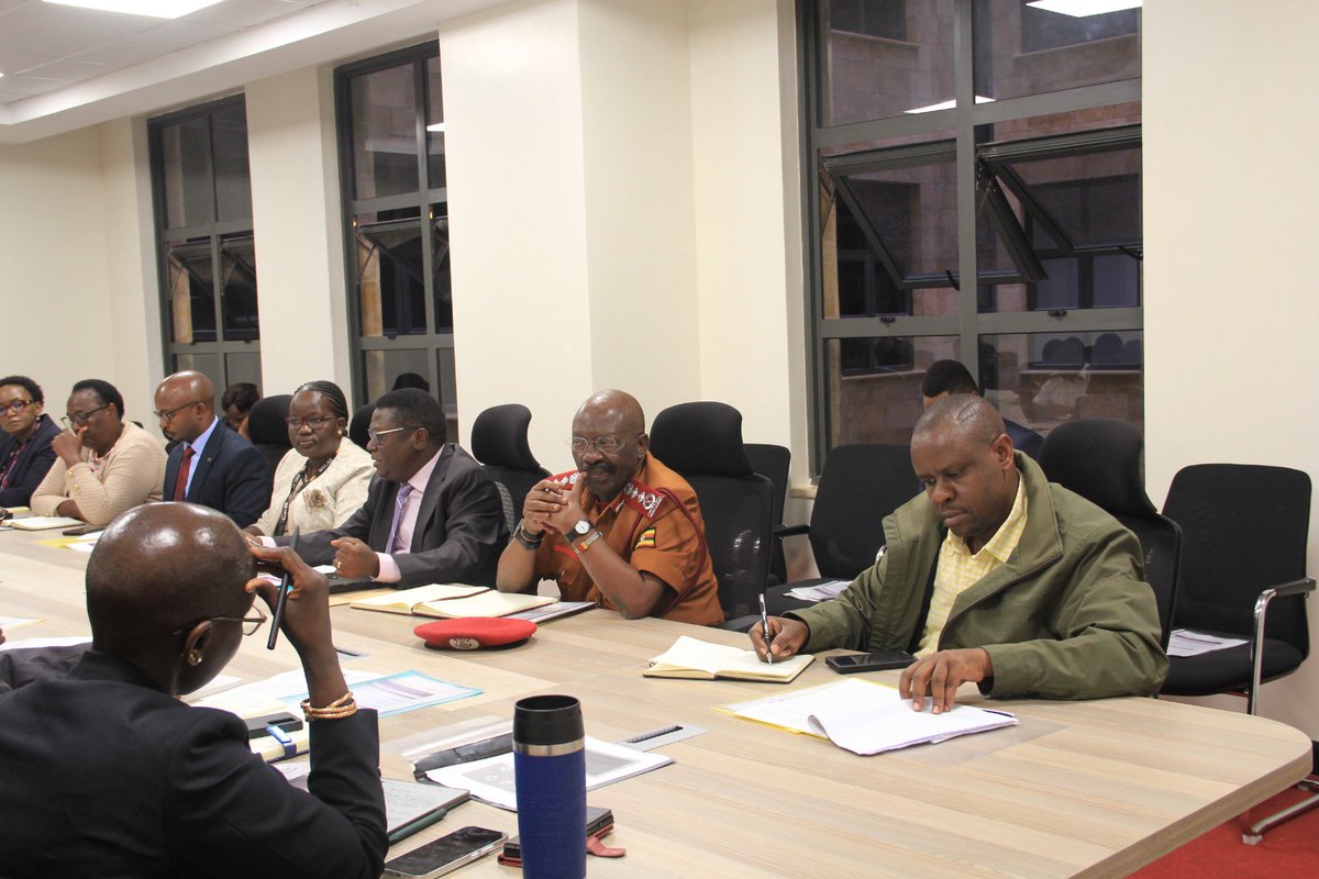 BalaamBarugahar's tweet photo. This morning, at the invitation of the Minister of Justice, Hon. @norbertmao, I joined other key leaders including the Principal Judge, the Commissioner of Prisons , the DPP, and various stakeholders for a Juvenile Justice Dialogue.
We engaged in meaningful discussions aimed at finding lasting solutions to the persistent concerns surrounding the management of juveniles within our justice system.
Children are inherently vulnerable and deserve our care and protection by the state even during criminal proceedings. We must remain committed to safeguarding their rights at all times.
Let us all play our part in protecting the rights of our children.
I extend my sincere appreciation to Hon. Norbert Mao for the invitation