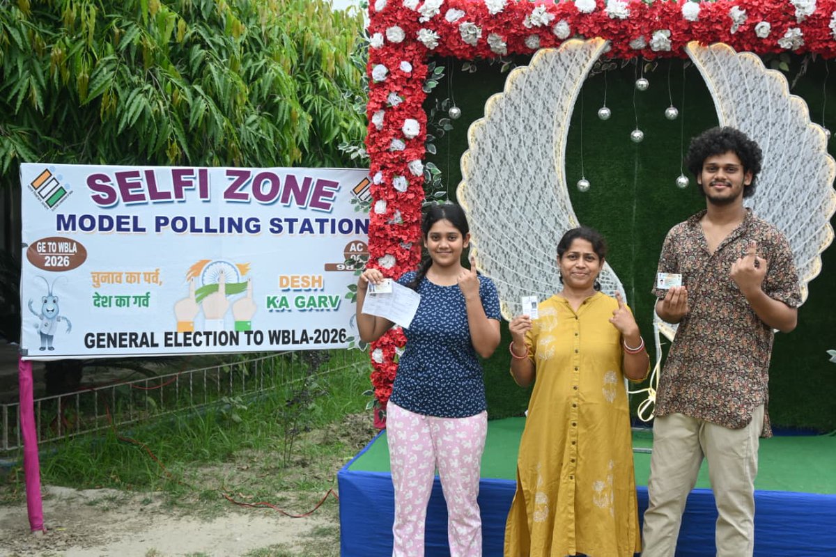 CEOWestBengal's tweet image. Poll festivity all around!! ✨ 

Happy voters, proud moments - capturing the spirit of democracy in #Phase2 of the model polling station (Bongaon High School) of 95 Bongaon Uttar AC under North 24 Parganas district of West Bengal.
#WBLA2026 #Phase2
@ECISVEEP
@SpokespersonECI