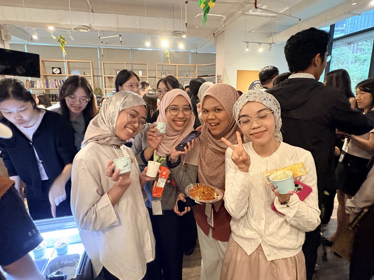 BTMalaysia's tweet image. What a fantastic way to celebrate the hard work of our audit team. From McDonald’s breakfast in the morning, to a retro-themed appreciation party in the afternoon.
 
A HUGEEEE thank you to our Audit Talent Team in making today so memorable for us.
 
#BestPlaceToWork