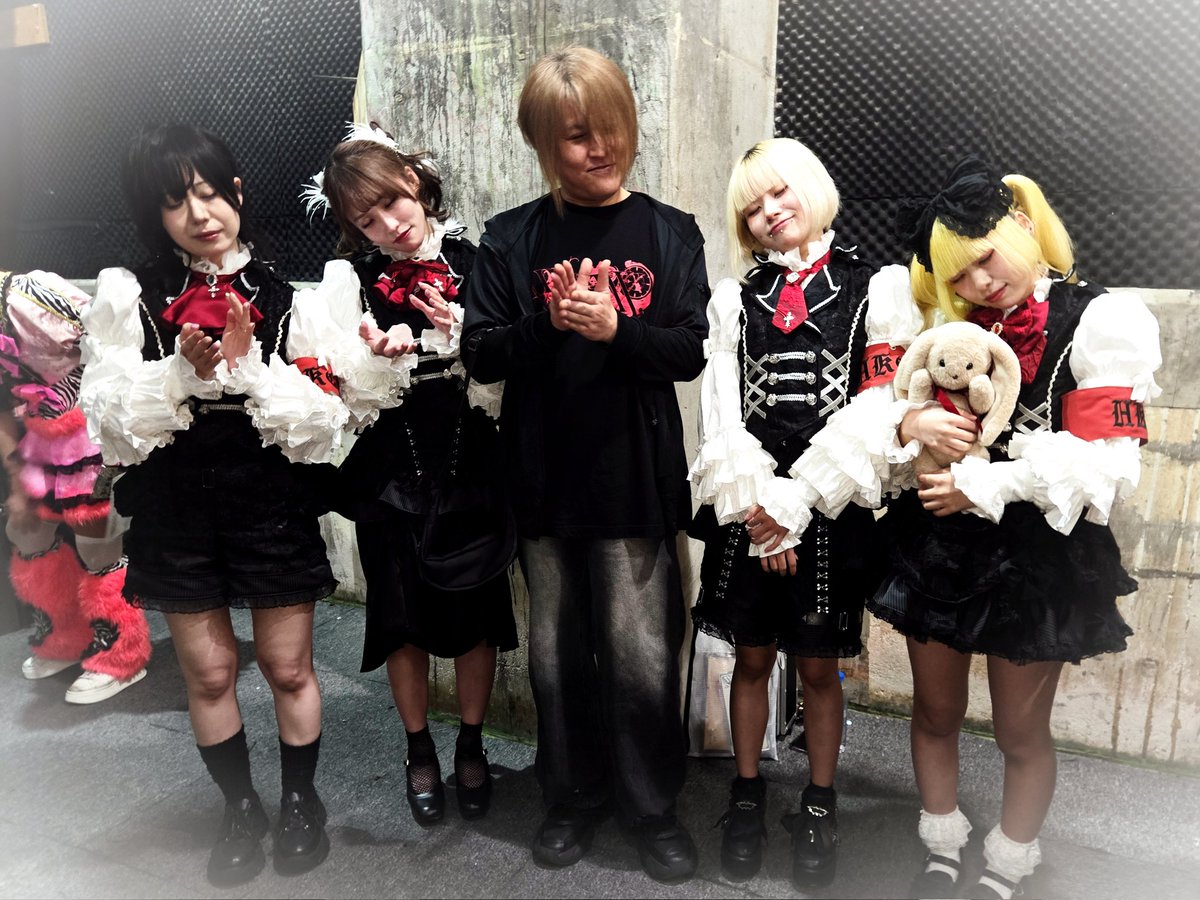 本日のSICXXX.囲みヽ(´ω｀)ﾉ みんなで立ったまま寝るヲタクをやりまし