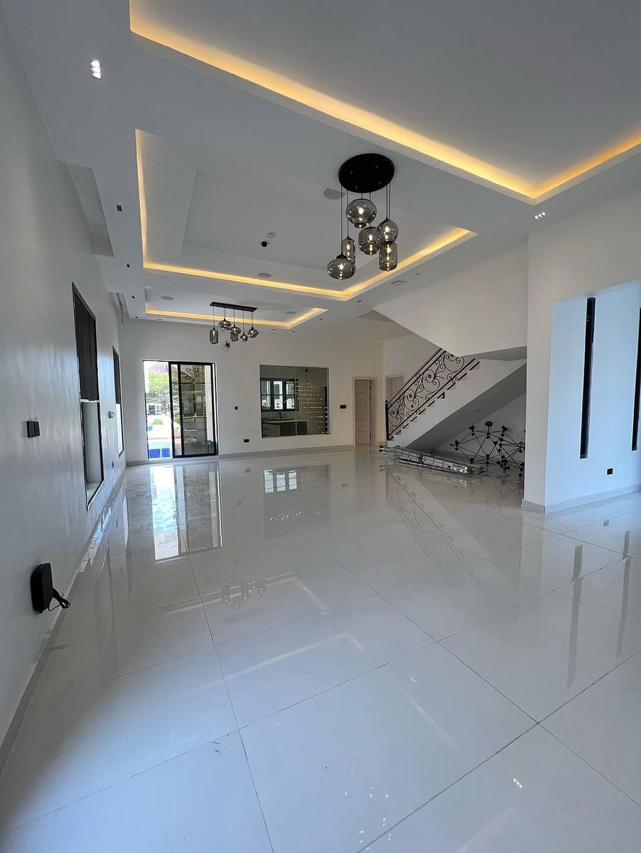 kingzodo's tweet photo. *Pinnock Beach Estate*

Fully detached 5 bedroom with 2 rooms bq

*Amenities*
Swimming pool
Cinema 
Smart Automated house 
Fully Lightning fittings
Fully fitted kitchen
24 hrs security 
Spacious car park 

Title- C of O
Price- 1.95 billion

Call or Whatsapp: +2347031000145 https://t.co/iA3d5tauVJ