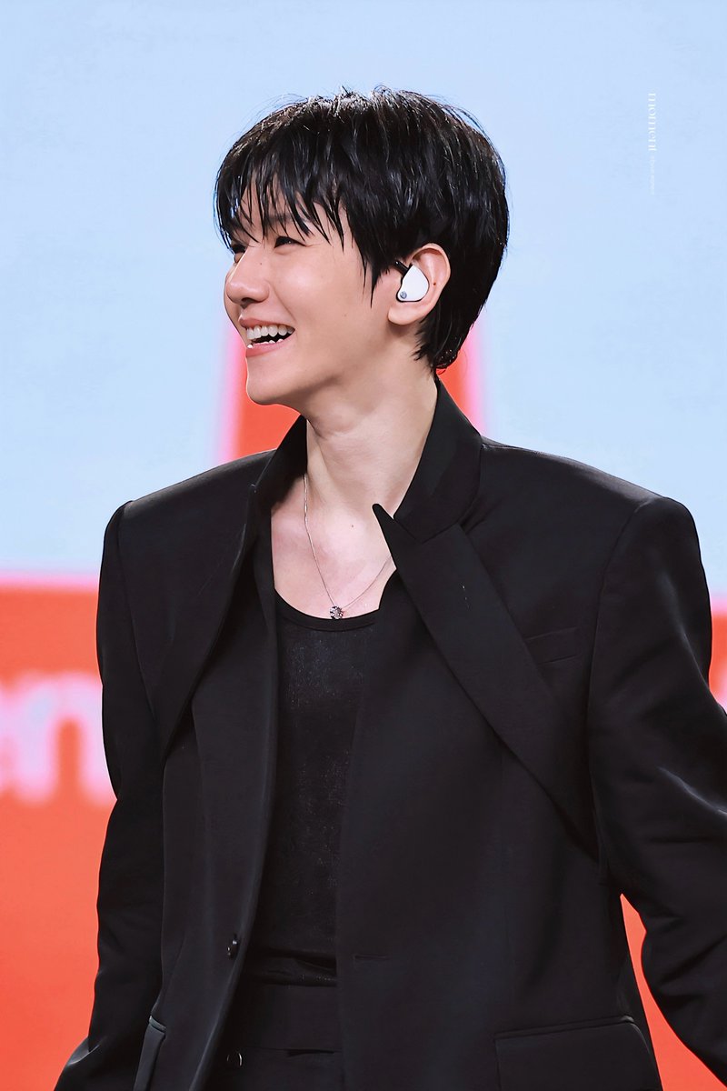 𝒎𝒐𝒎𝒆𝒏𝒕. tweet media