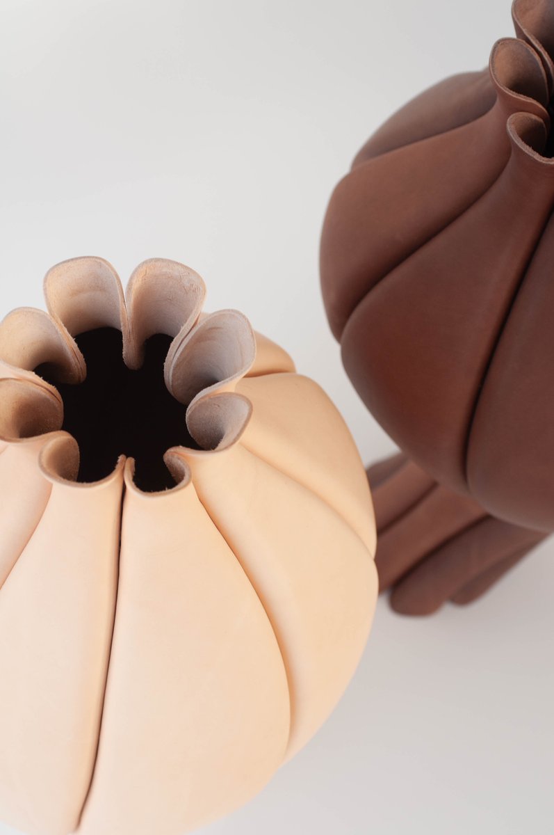 espritdesign's tweet image. Talia Luvaton, la designer qui fait danser le cuir : cap sur Milan avec la collection TRACE

blog-espritdesign.com/deco/vase/tali…

#design #leather #espritdesign