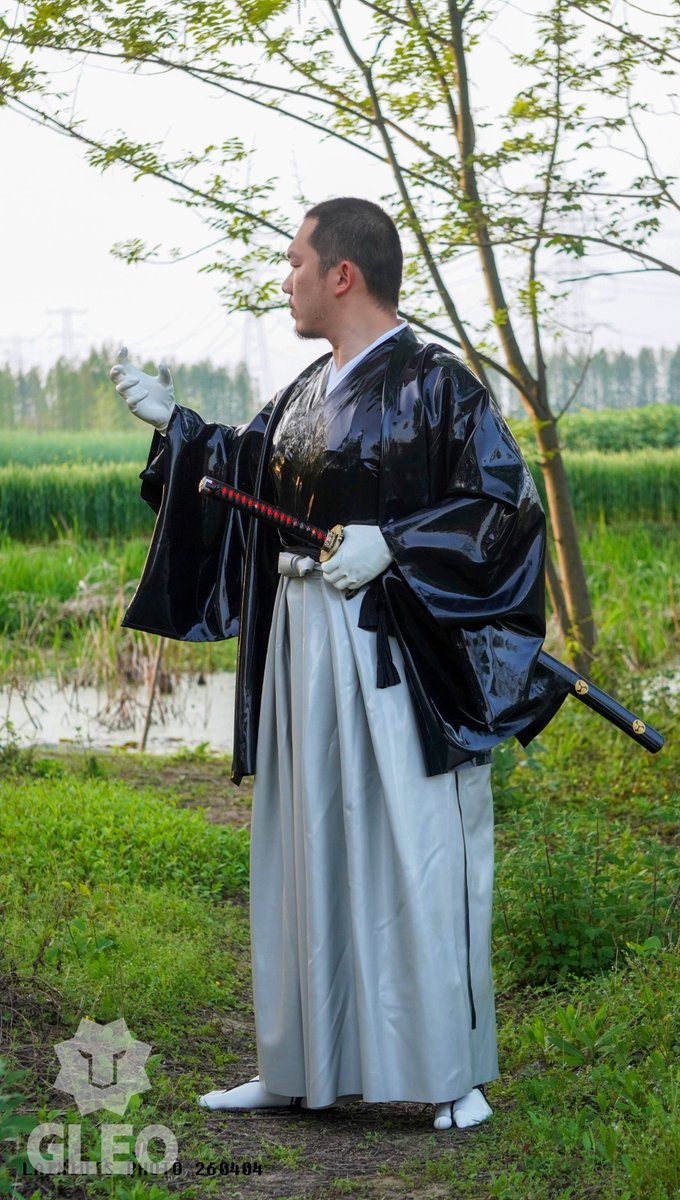 G.LEO Latex tweet media