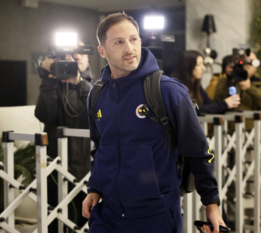 🚨Domenico Tedesco:

"Fenerbahçe’yi çok özleyeceğim ailemi."