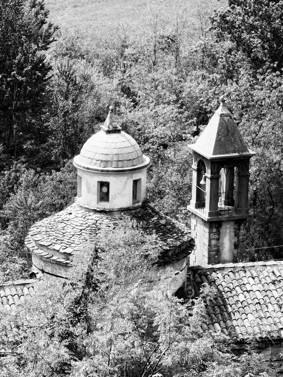 Alonein43672278's tweet image. #photography #blackandwhite #church #belltower