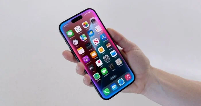 mariyamnawaj24's tweet image. Apple is bringing #AI-powered photo editing to iOS 27, with tools like Enhance, Extend, Reframe, and Clean Up built into Photos. Fast, on-device processing aims to boost quality while keeping user data private. #Apple #Tech #iOS27