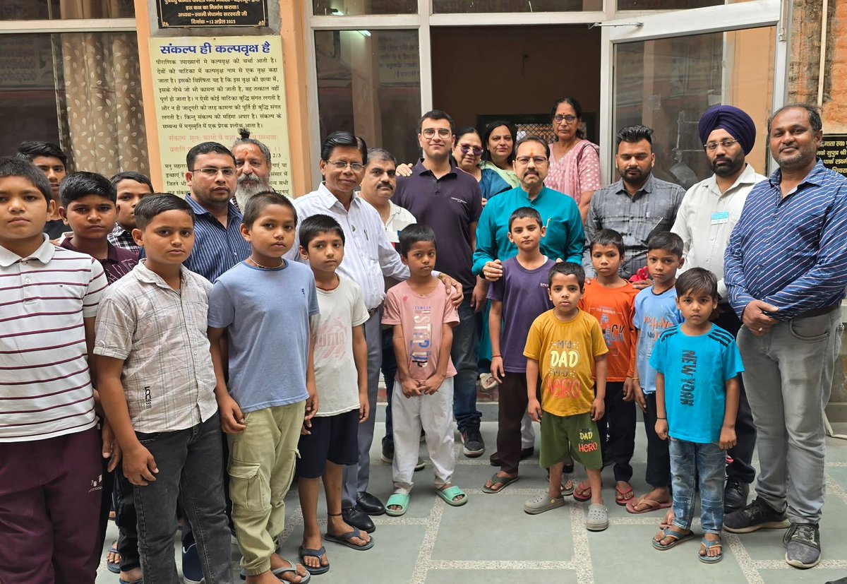 BJPVishalGarg's tweet image. आज पातांजल योग धाम, आर्य नगर चौक में मेरे द्वारा दान किए गए कंप्यूटरों से स्थापित कंप्यूटर लैब का शुभारंभ मेरी माताजी के करकमलों द्वारा संपन्न हुआ।
यह पहल समाज में डिजिटल सशक्तिकरण को बढ़ावा देने की दिशा में एक महत्वपूर्ण कदम है।

#DigitalIndia #SkillDevelopment (1/2)