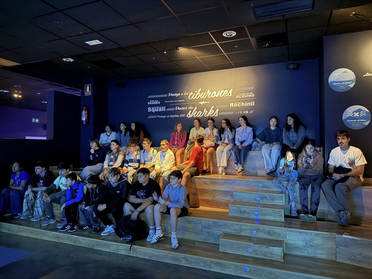 iesdonana's tweet photo. HUFFLEPUFF, ganadores del segundo trimestre del proyecto Escuela de Magia, han disfrutado de su premio con una visita y taller en el Acuario de Sevilla 🐠

Durante la actividad, realizaron un recorrido geográfico por los distintos ecosistemas marinos del planeta. https://t.co/dpL9gOmnFm