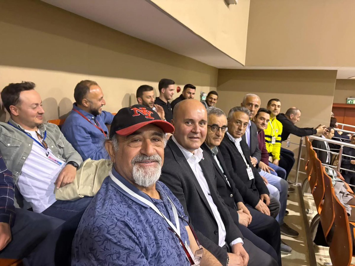 CHP_Basaksehir's tweet image. KUMPAS DAVASI ÇÖKTÜ ÇÖKTÜ!

Bugün görüldü ki; kurguyla kurulan, algıyla büyütülen, hukuksuzlukla yürütülen bu dava milletin vicdanında da, hukuk önünde de çökmüştür.

Bugün bir kez daha anlaşıldı:
Millet büyüktür, haklı olan kazanacaktır.
#Ekremİmamoğlu #İmamoğlu #CHP #Adalet