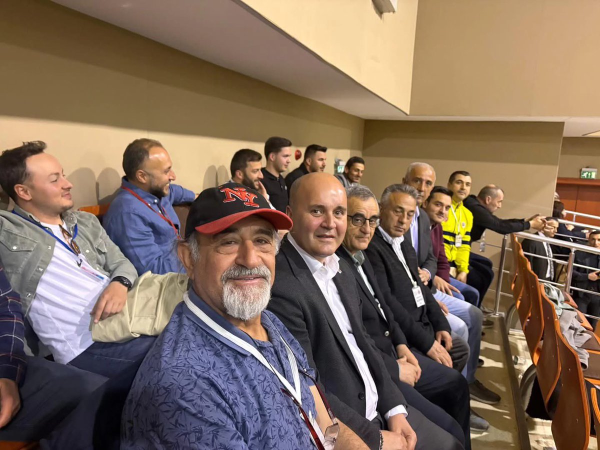 CHP_Basaksehir's tweet image. KUMPAS DAVASI ÇÖKTÜ ÇÖKTÜ!

Bugün görüldü ki; kurguyla kurulan, algıyla büyütülen, hukuksuzlukla yürütülen bu dava milletin vicdanında da, hukuk önünde de çökmüştür.

Bugün bir kez daha anlaşıldı:
Millet büyüktür, haklı olan kazanacaktır.
#Ekremİmamoğlu #İmamoğlu #CHP #Adalet