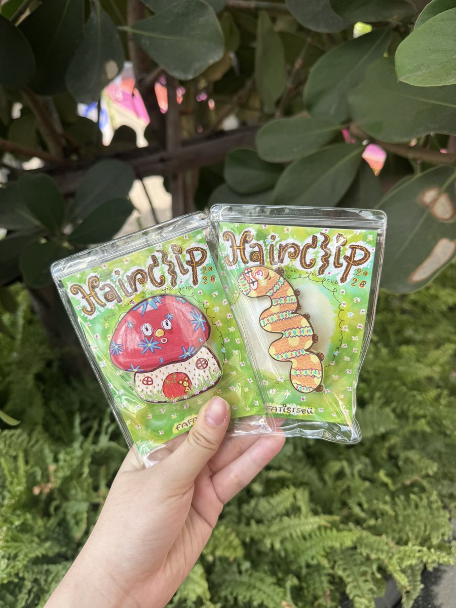 fafatistseu's tweet image. New product for #ifmarket7 kaa 💠💐
มาในธีมเห็ดและสหายค่าาา แล้วพบกัน 1-3 พคนี้นะค้า💗 แบบออนไลน์ก็สั่งได้นะเคิ้บบบ

• Hairclip 120.- per design
• Stickersheet 65.-
• Di-cut sticker 25.- 

📍MBK CENTER ชั้น 7
🎪F07   🎫FREE entry
🕰️ 10:00-20:00

#สายผลิต #craft