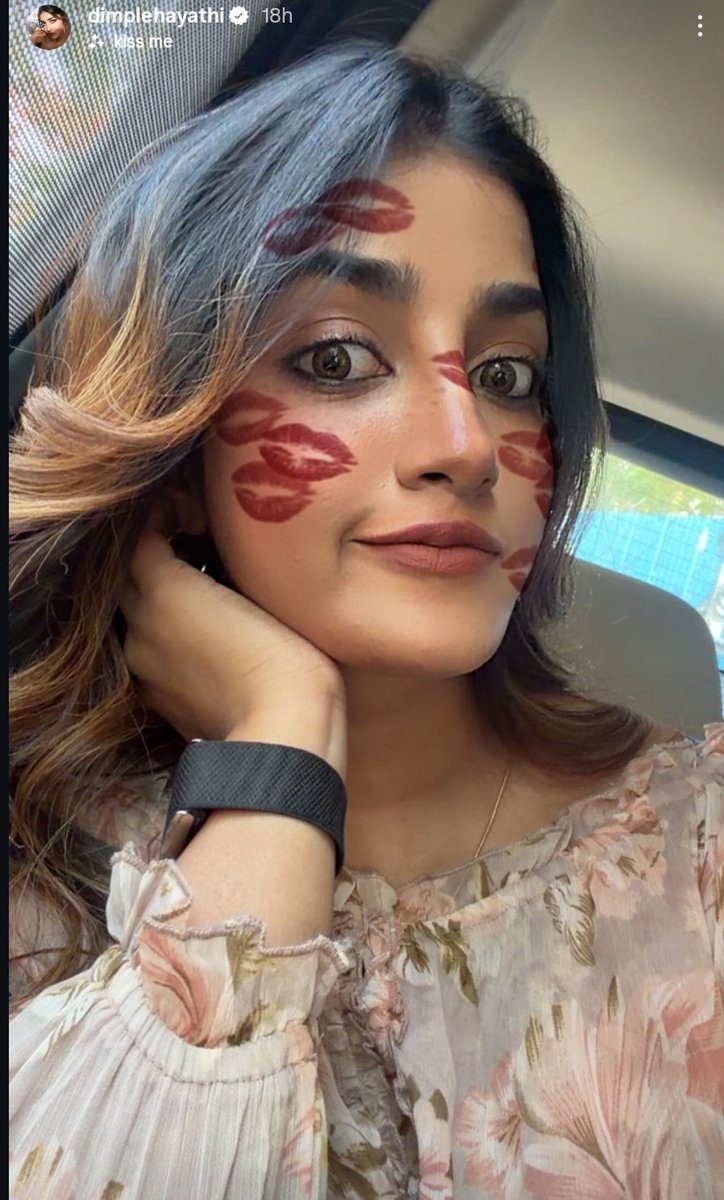 GetsCinema's tweet image. #DimpleHayathi - TRIED A FUNNY PHOTO SNAP 😂😂😂😂

Next #Telugu Film Arriving From her.