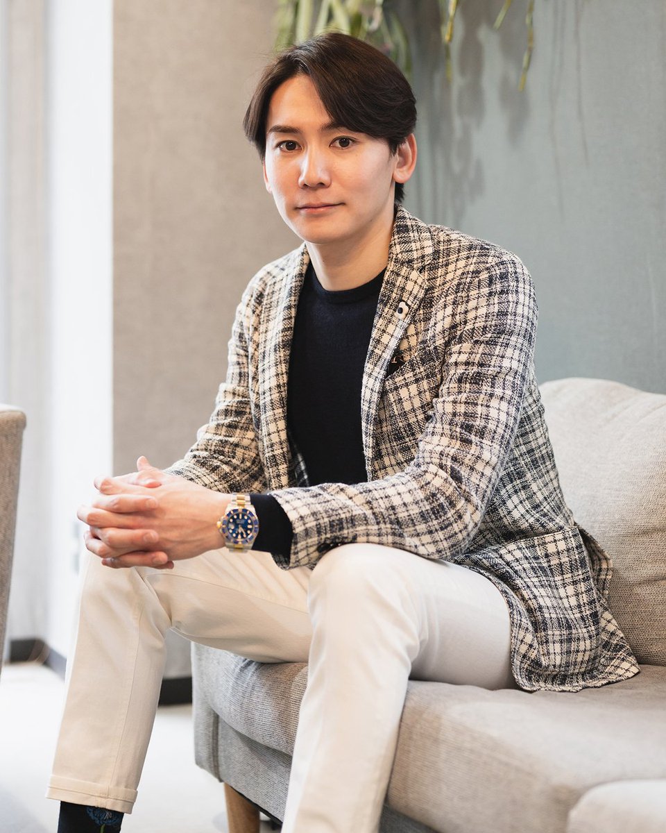 Molts_Japan's tweet photo. #今週のコレクター 江原騎士｜リオオリンピックメダリスト
競泳日本代表として銅メダルを獲得した江原さん。30年の競技人生の節目には、いつもモノがあったという。
憧れ続けたロレックス サブマリーナー、記念のワイン。“青”と“ナイト”に宿る記憶を伺いました。 https://t.co/oiRSsj6z4n