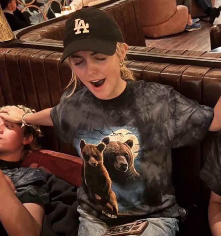 daily mckenna grace ᢉ𐭩 tweet media
