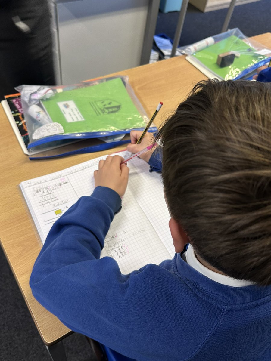 STOCSch's tweet image. In St Rose’s class (5B) Math lesson today, the children’s learning objective was “Do I understand the difference between regular and irregular polygons?” 💙💛 @stocsch #polygons 💙💛