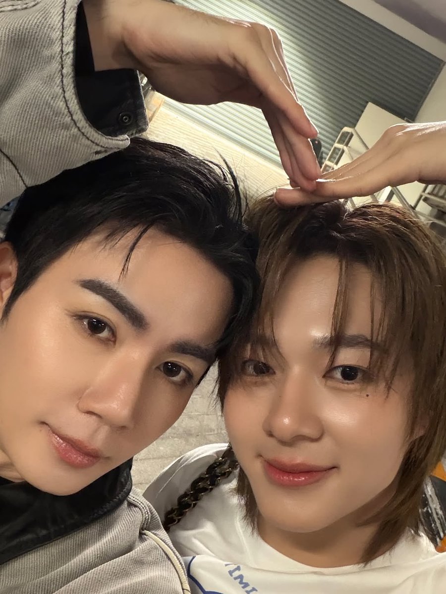 【☁️📷】
 ©️ ig : zeepruk
 🗓 : 29.04.2026

4th Anniversary of ZonZon 🐱🐶🤍

#ZNNSTILLWITHZON

— <a href="/CwrNew/">NuNew</a> ♡
#NuNew #NanaNu