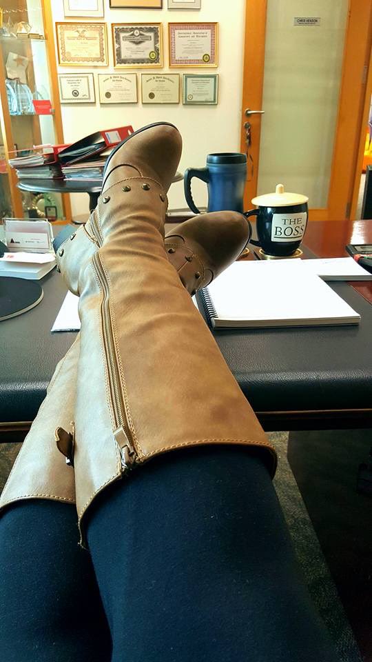 palmerdebra's tweet image. #boots #boot #bootseason #iloveboots #bootlovers #bootlove #thesebootsaremadeforwalking #bootqueen #selfie #selfiequeen #fashionista #bootqueendebrasg