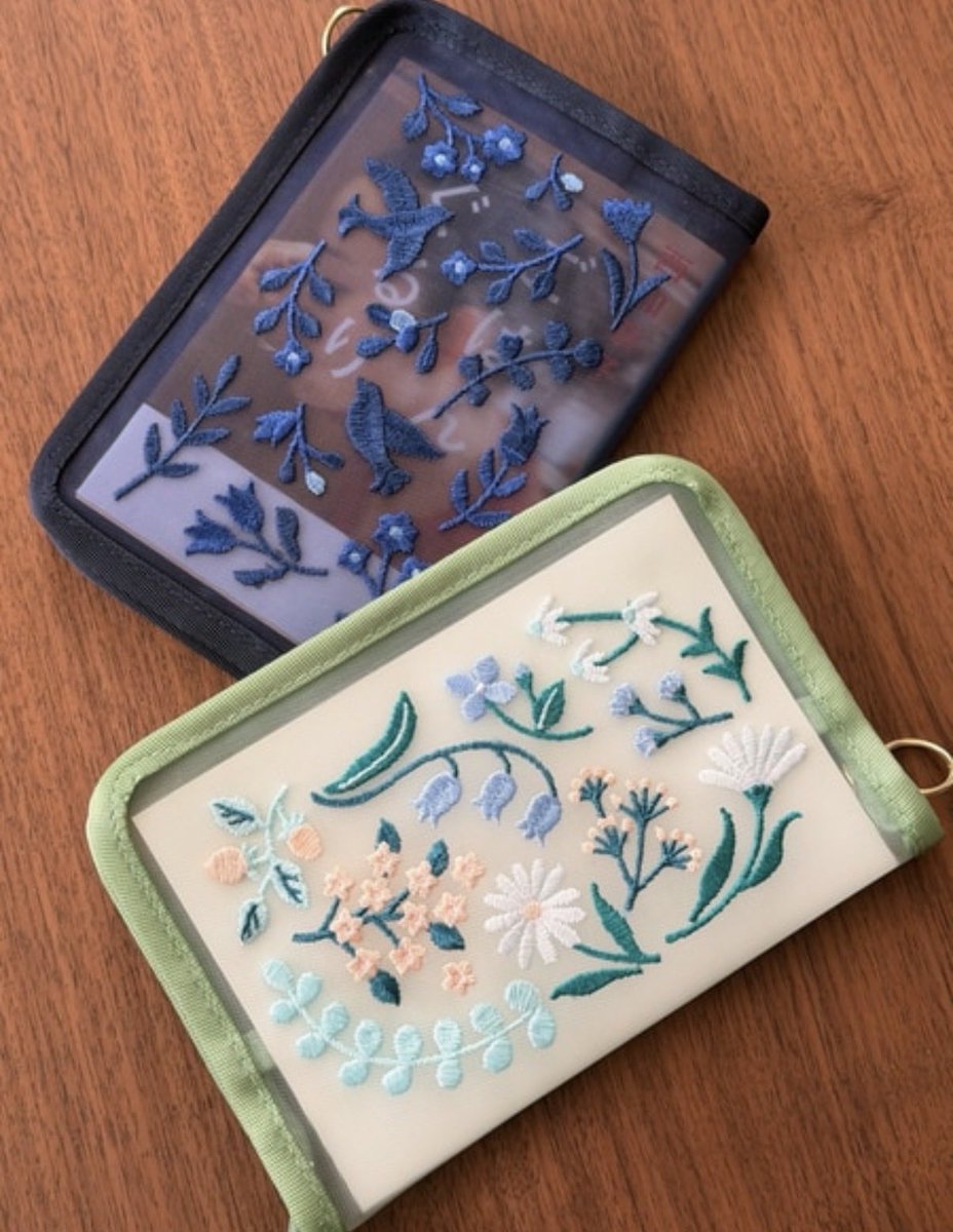 刺繍のブックカバー、これやっぱりかわいすぎる😮‍💨